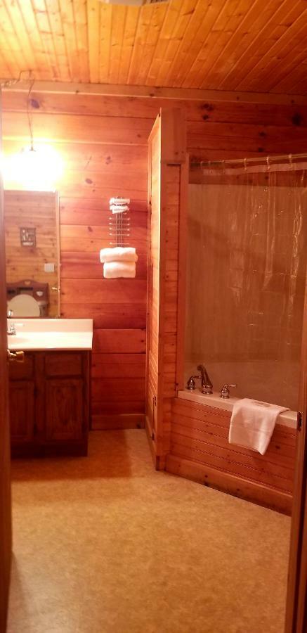 Tanglewood Motel And Log Cabinsマギー・バレー エクステリア 写真