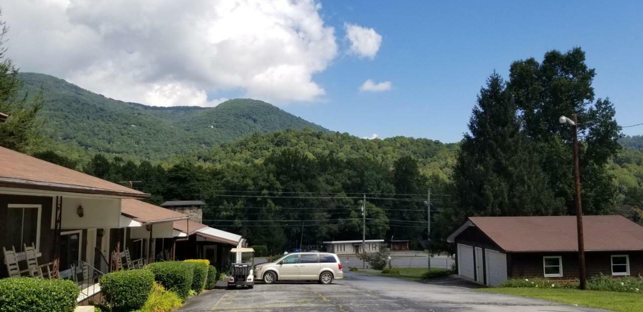 Tanglewood Motel And Log Cabinsマギー・バレー エクステリア 写真