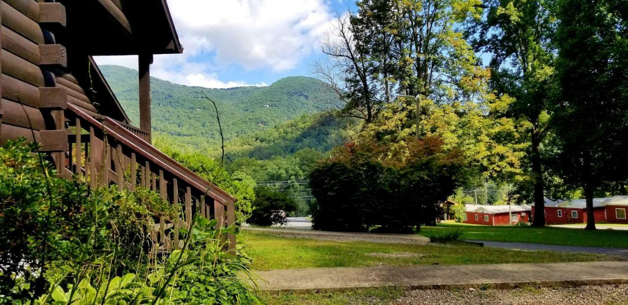 Tanglewood Motel And Log Cabinsマギー・バレー エクステリア 写真